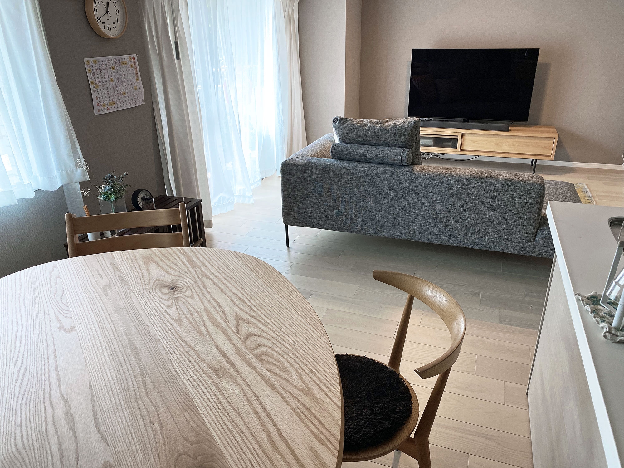 033 . 空間を活かすフォルム