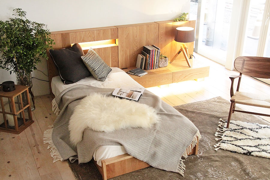 無垢材ベッドフレーム