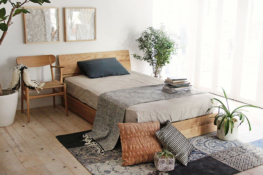 無垢材ベッドフレーム