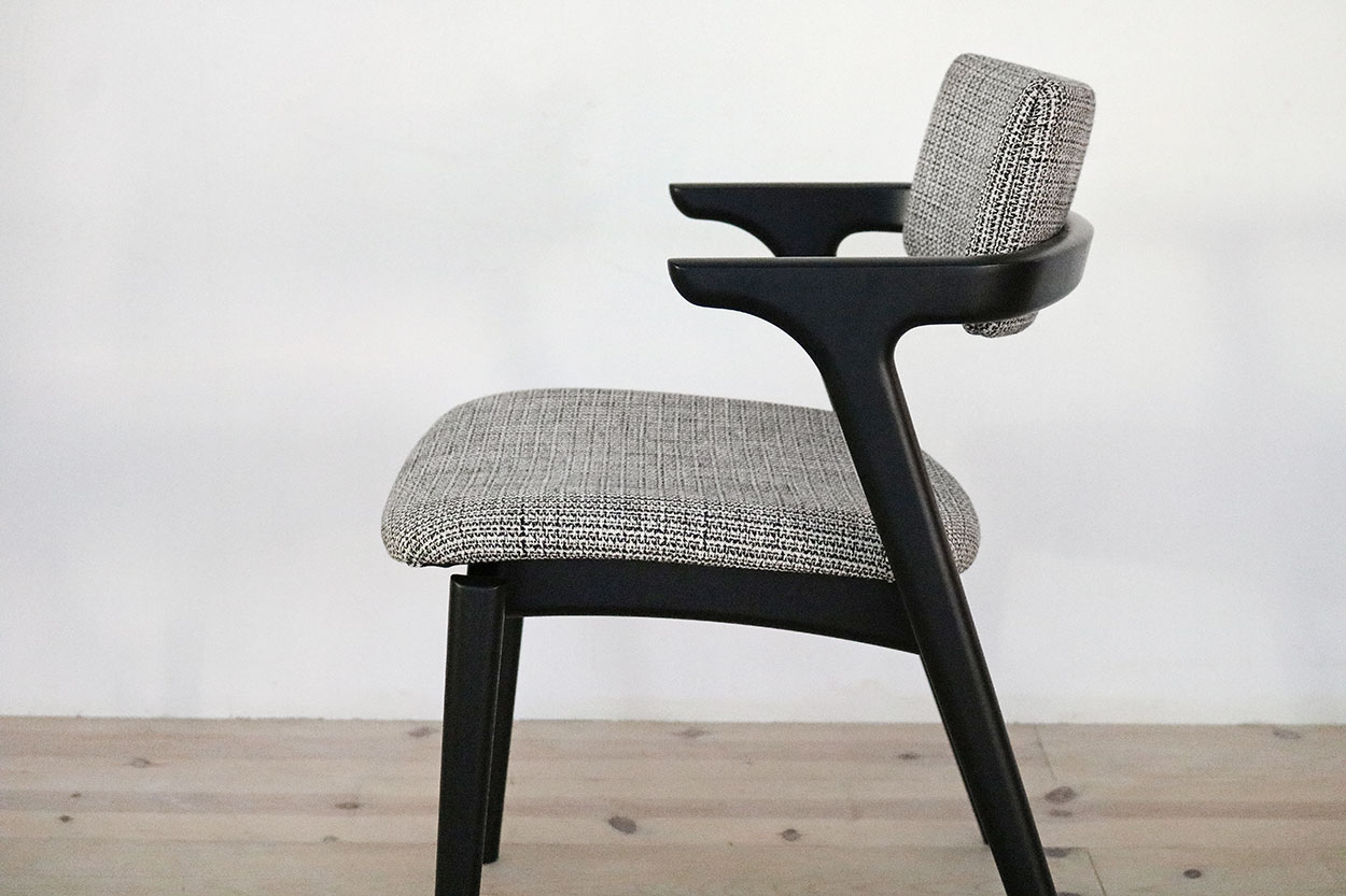 ブラックチェア