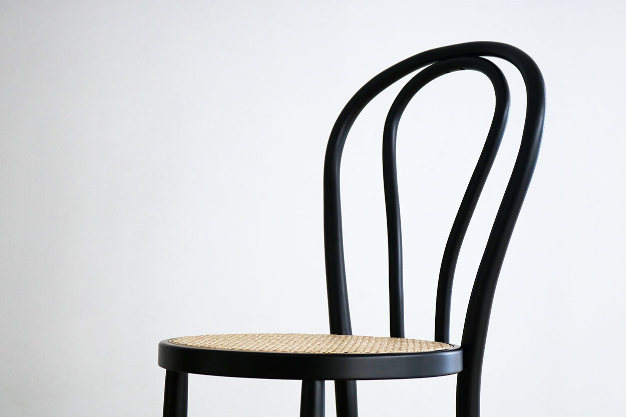 チェアブラック