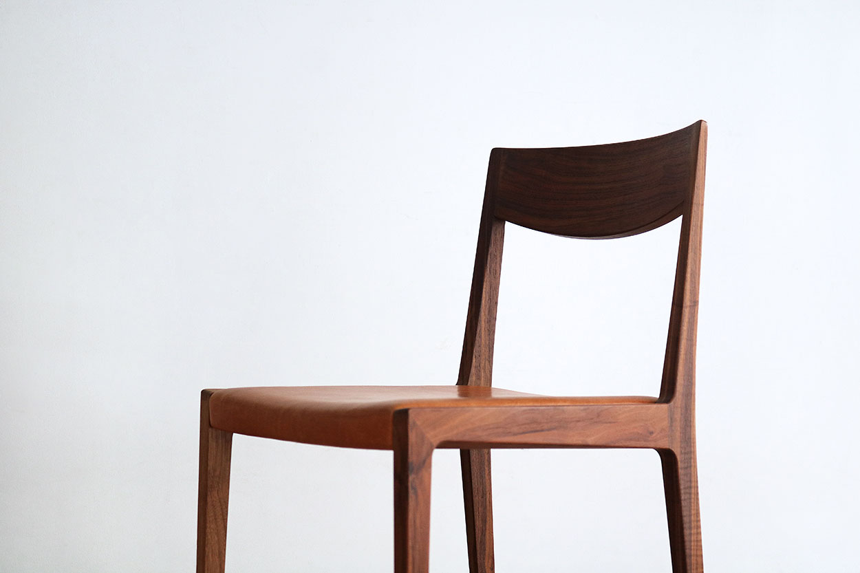 シンプルなチェア