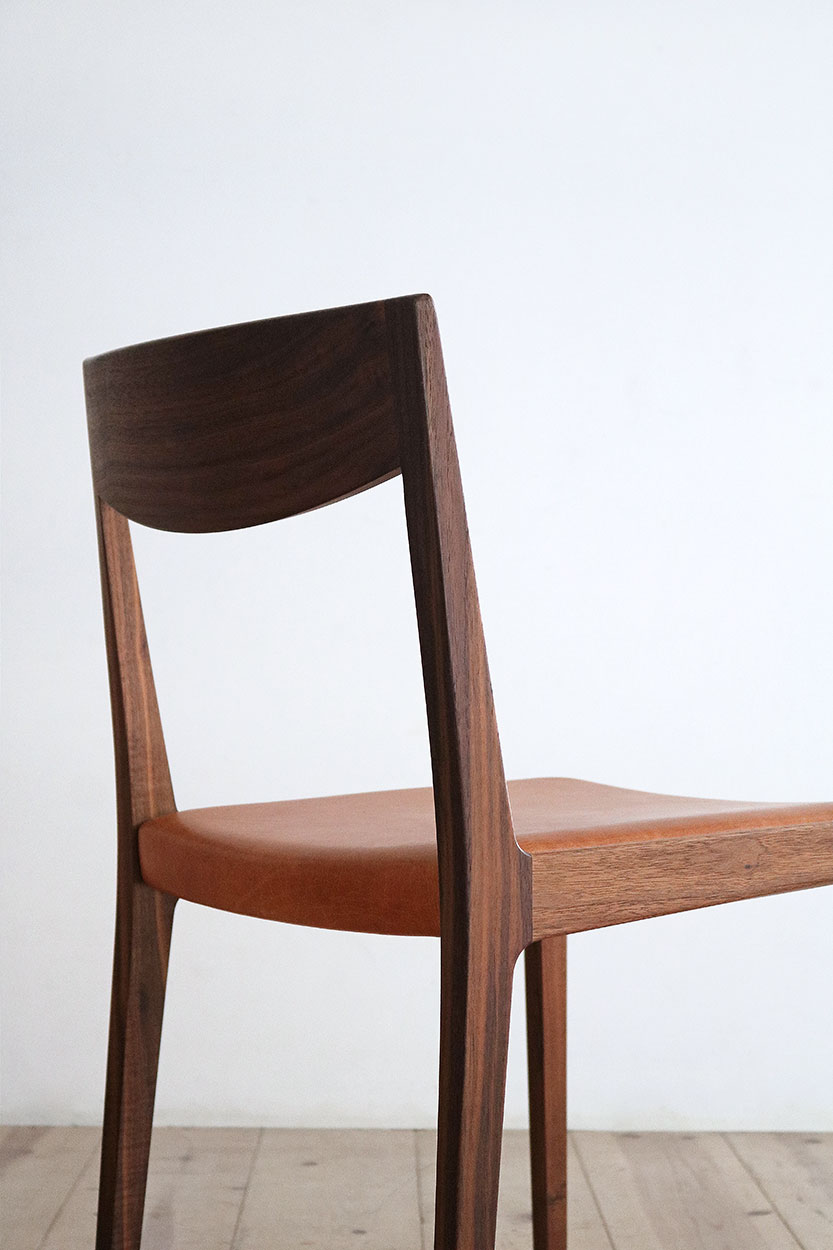 シンプルなチェア