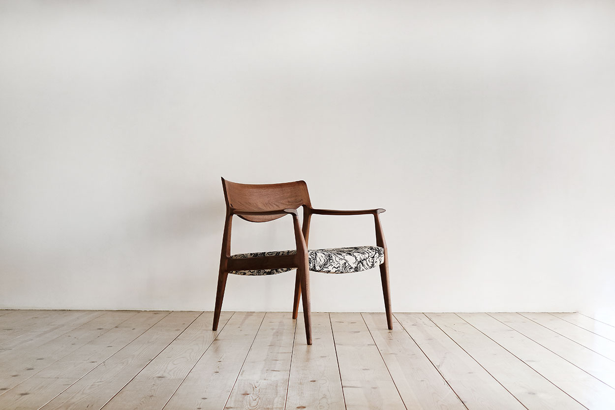 凛イージーチェア