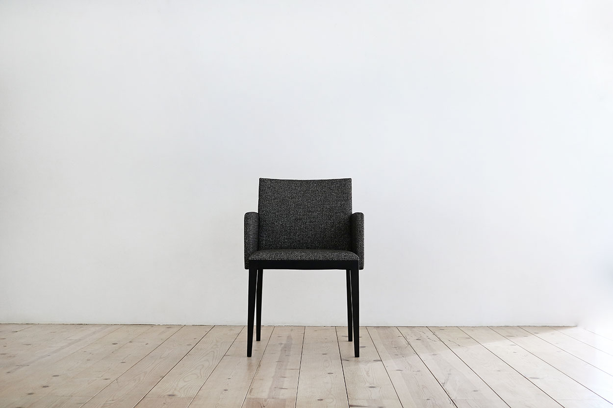 取っ手付きチェア