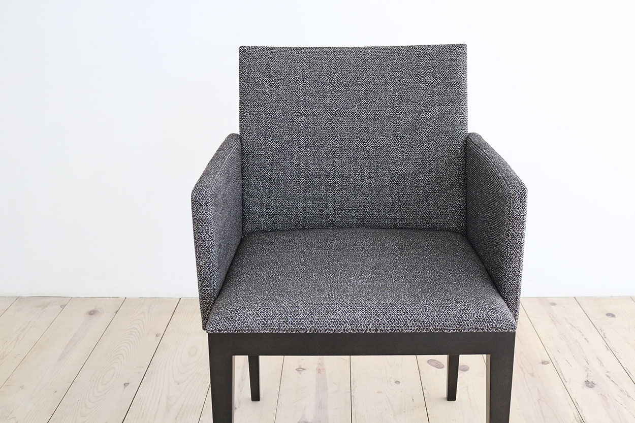 取っ手付きチェア