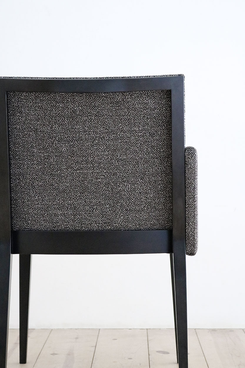 取っ手付きチェア