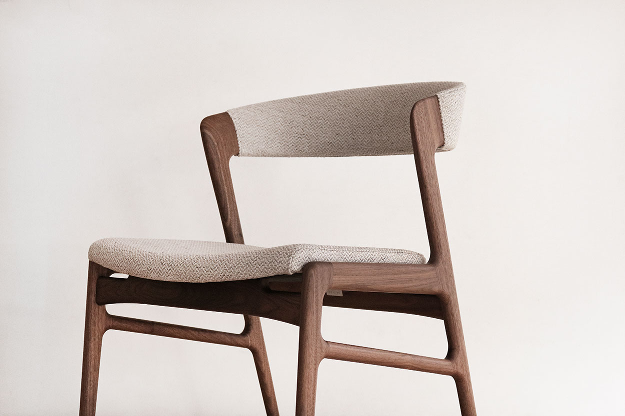 ハーフアームチェア