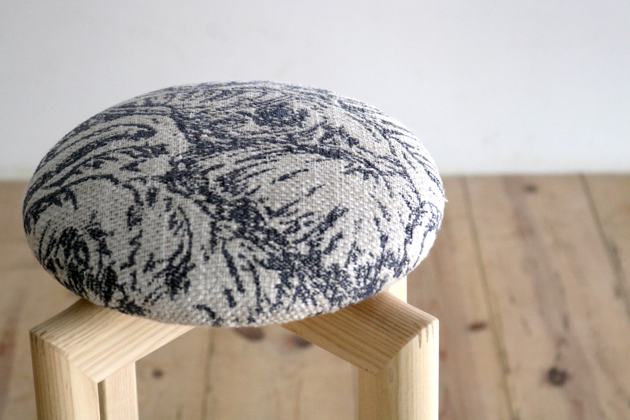 マッシュルームスツール