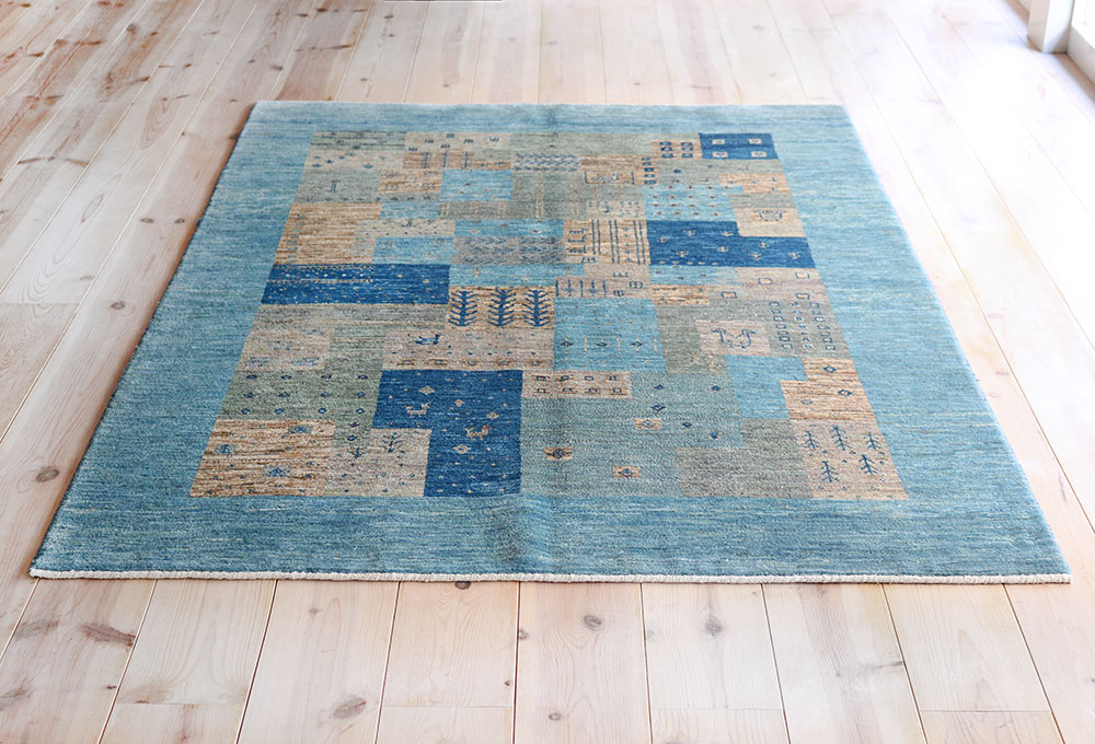 青いパッチワークギャッベ