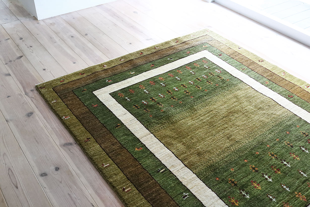 グリーン幸せの窓ギャッベ