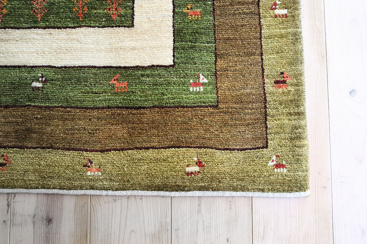 グリーン幸せの窓ギャッベ