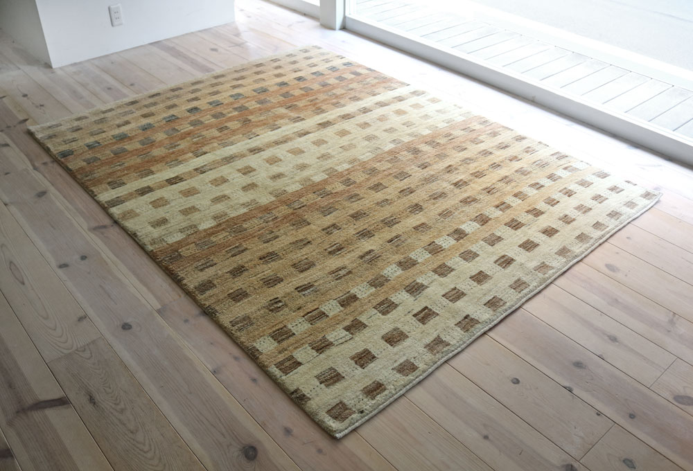 クルミ幸せの窓ギャッベ