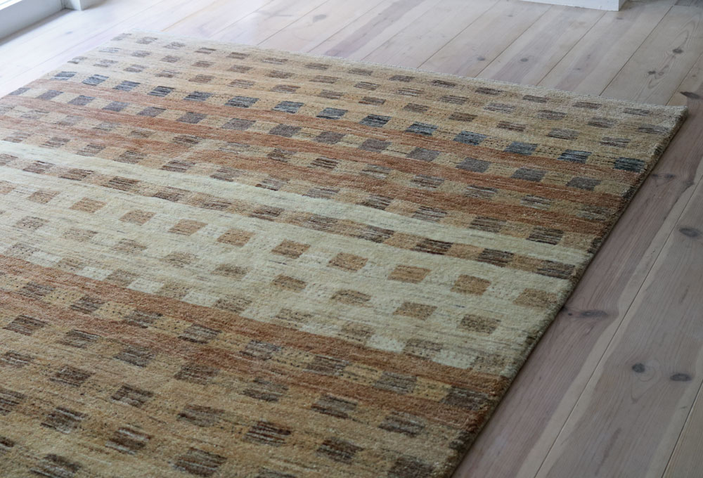 クルミ幸せの窓ギャッベ