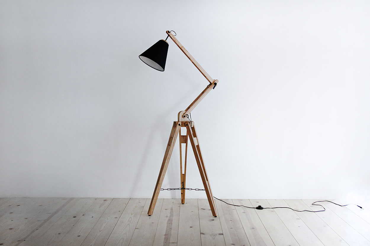 木製スタンドライト