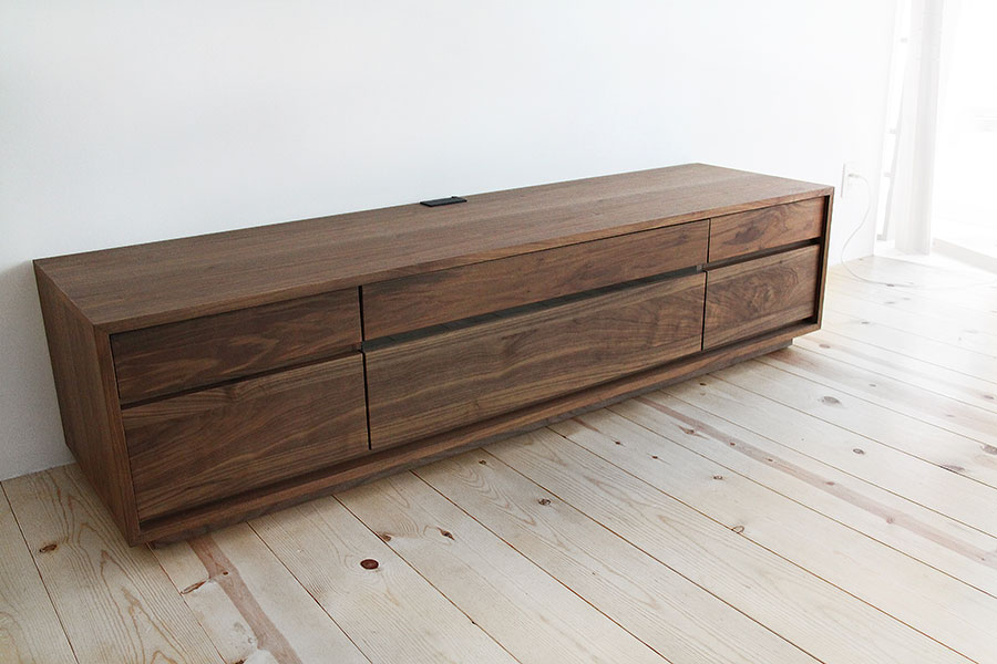 ウォールナットテレビボード