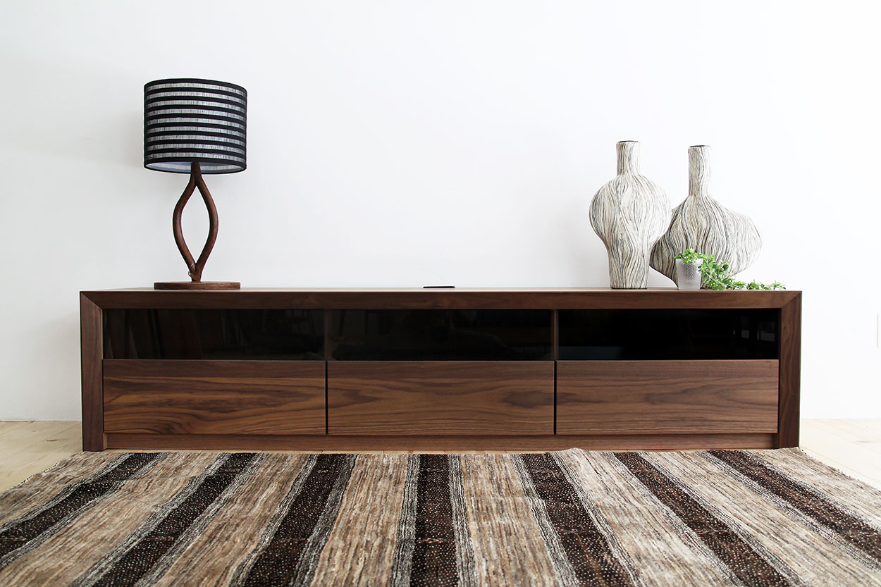 ウォールナットテレビボード