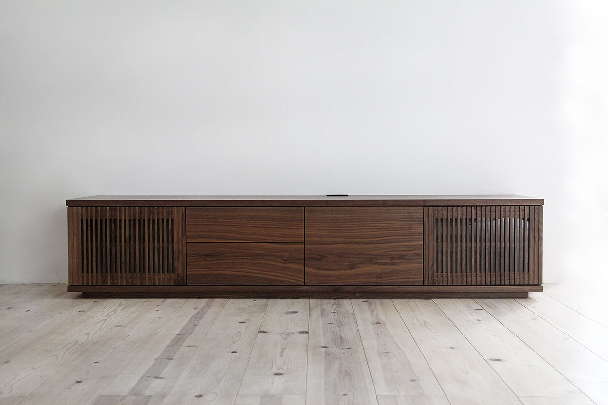 ウォールナットテレビボード