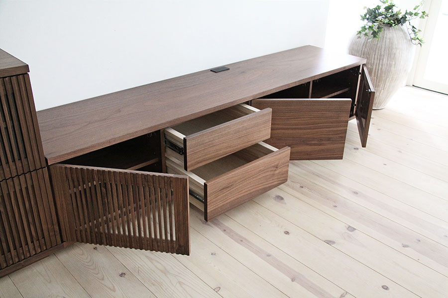 ウォールナットテレビボード