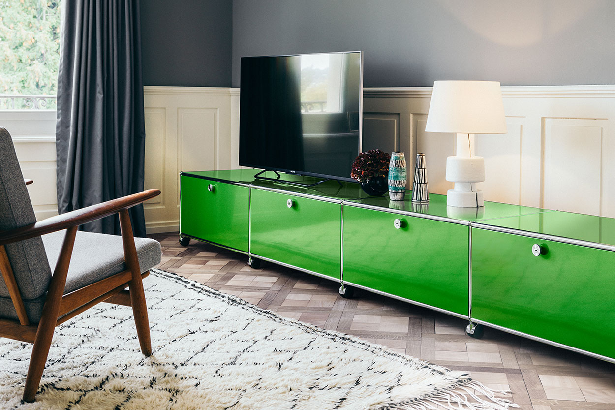 デザイン収納家具