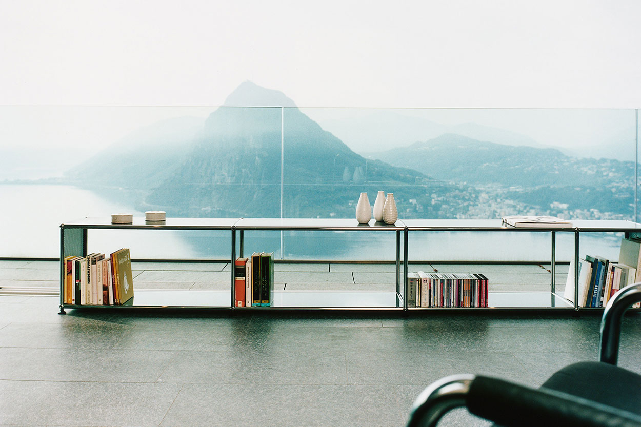 デザイン収納家具