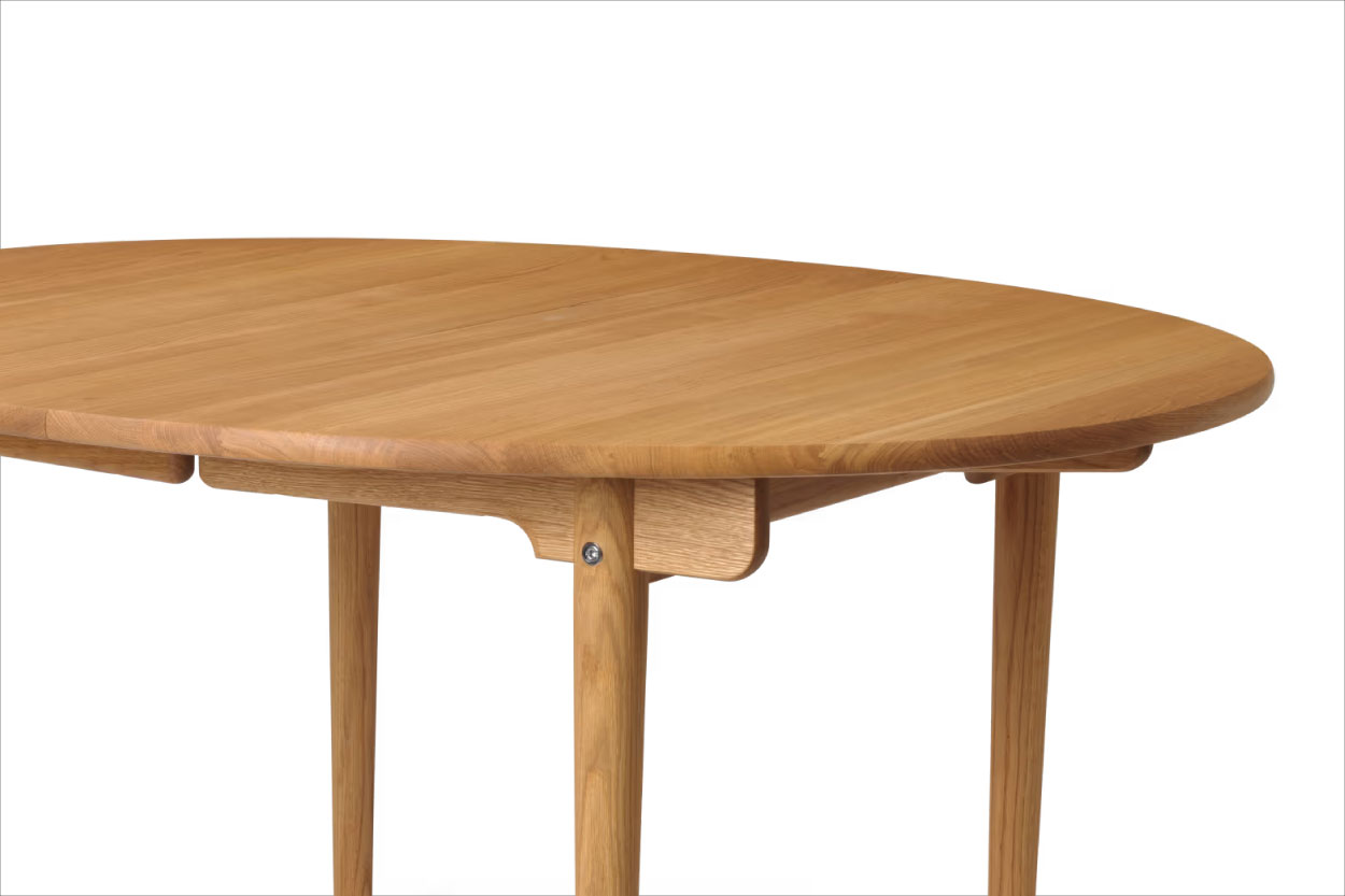 カールハンセン CH337身長式テーブル