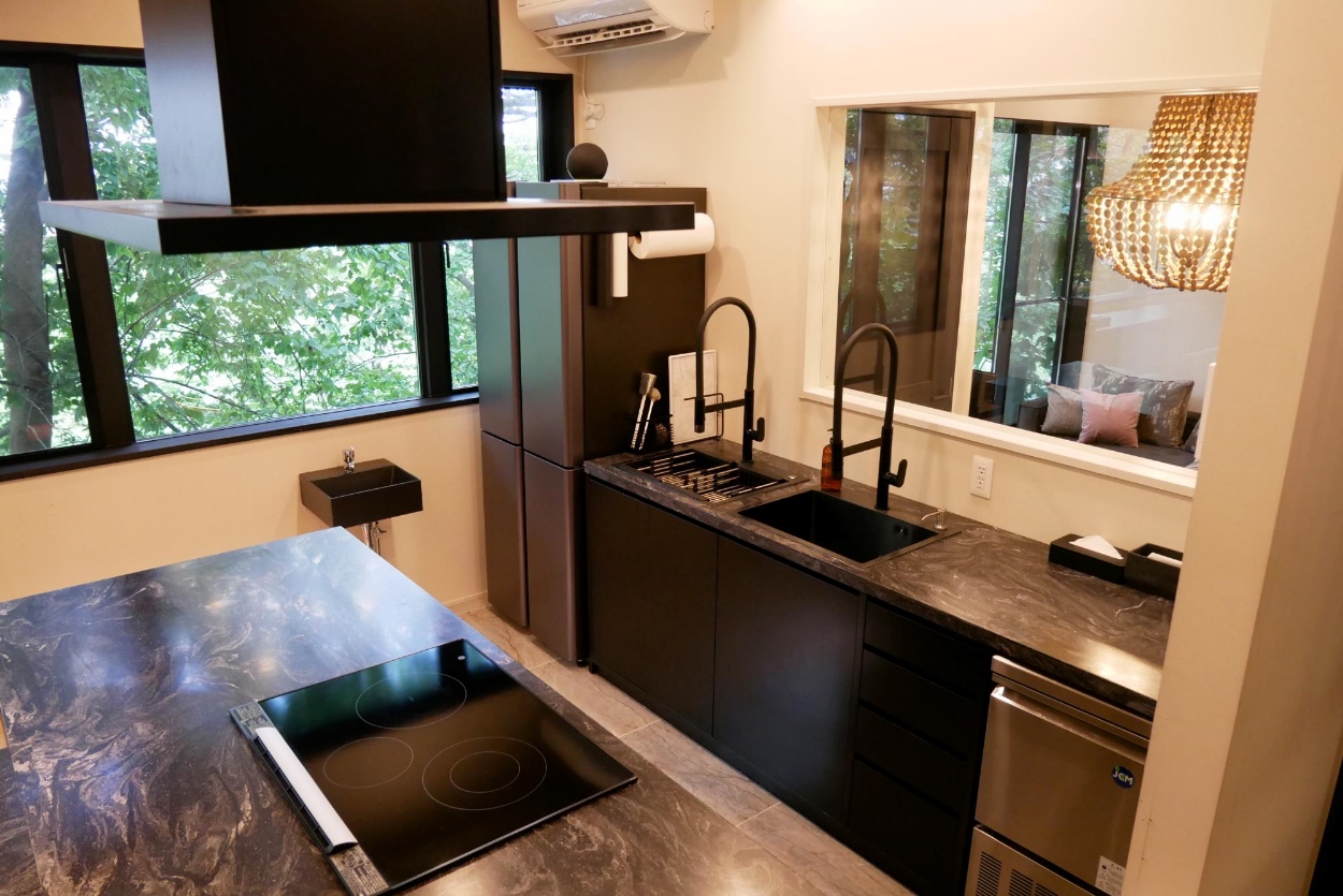 人工大理石オーダーテーブル